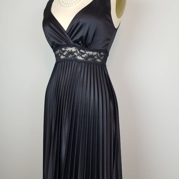 Classic Little Black Dress w/Pleated A Line Skirt & Sheer Lace Panel @ Waist * S - Picture 9 of 10